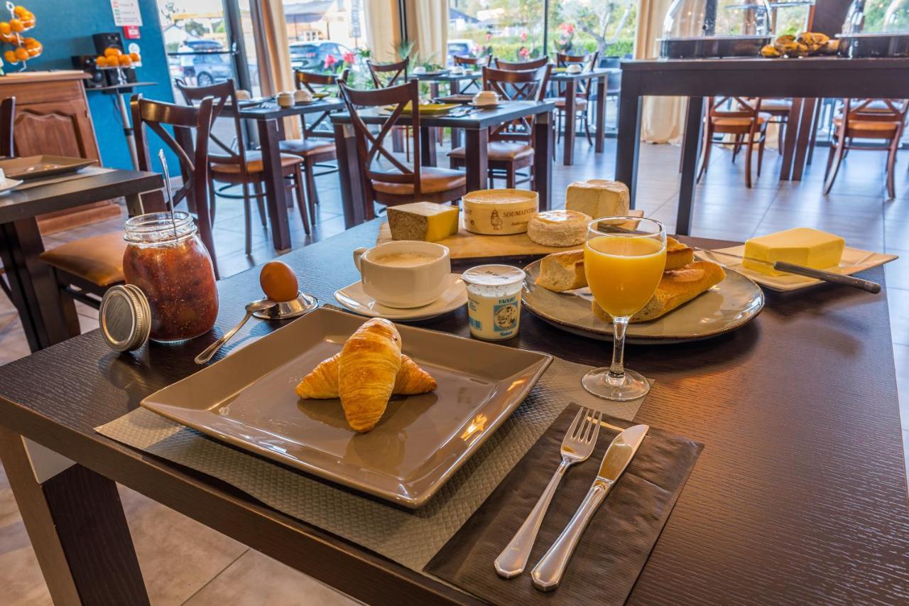 Hotel Logis Le Cadusia Chaource Zewnętrze zdjęcie
