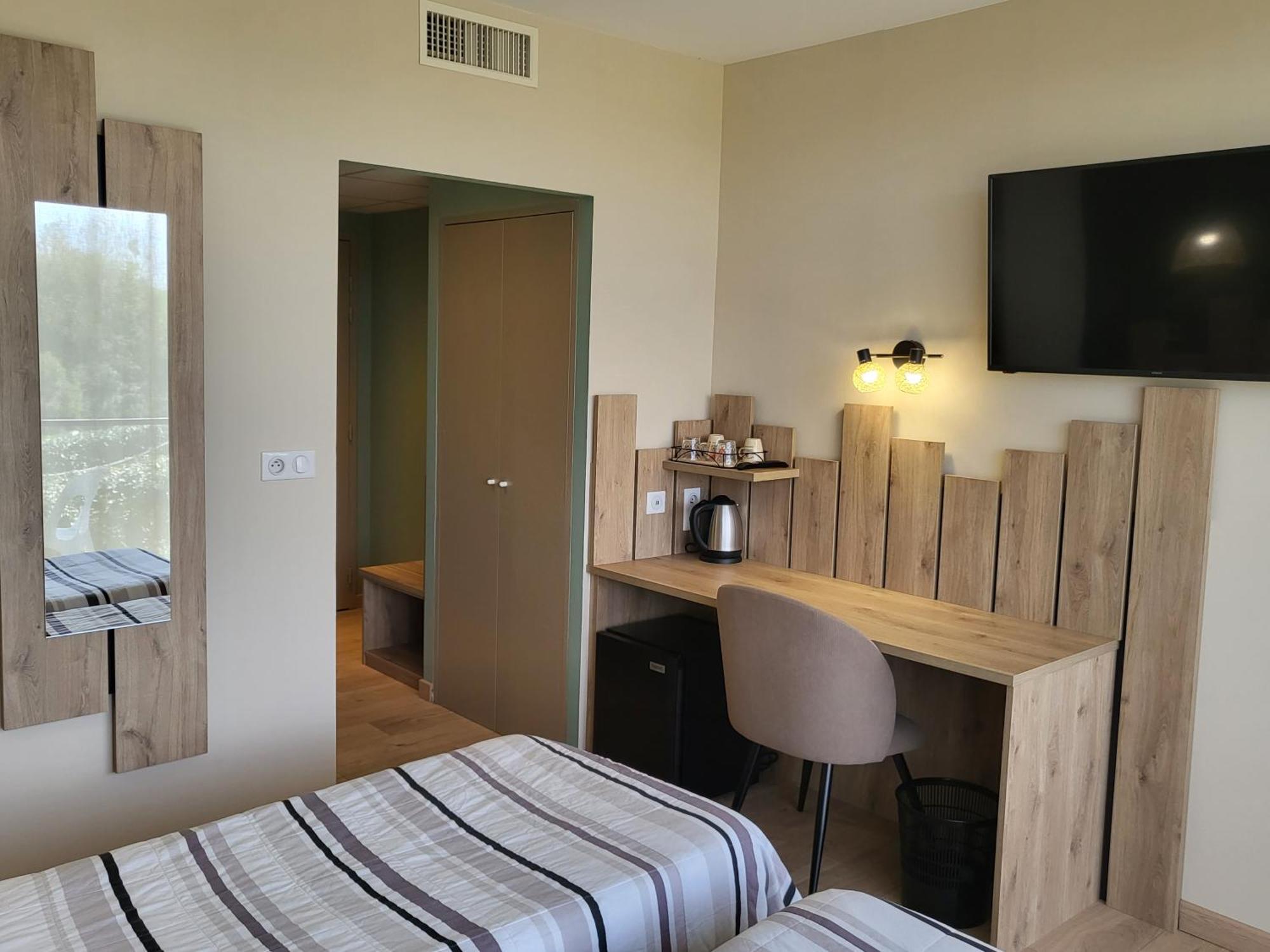 Hotel Logis Le Cadusia Chaource Pokój zdjęcie