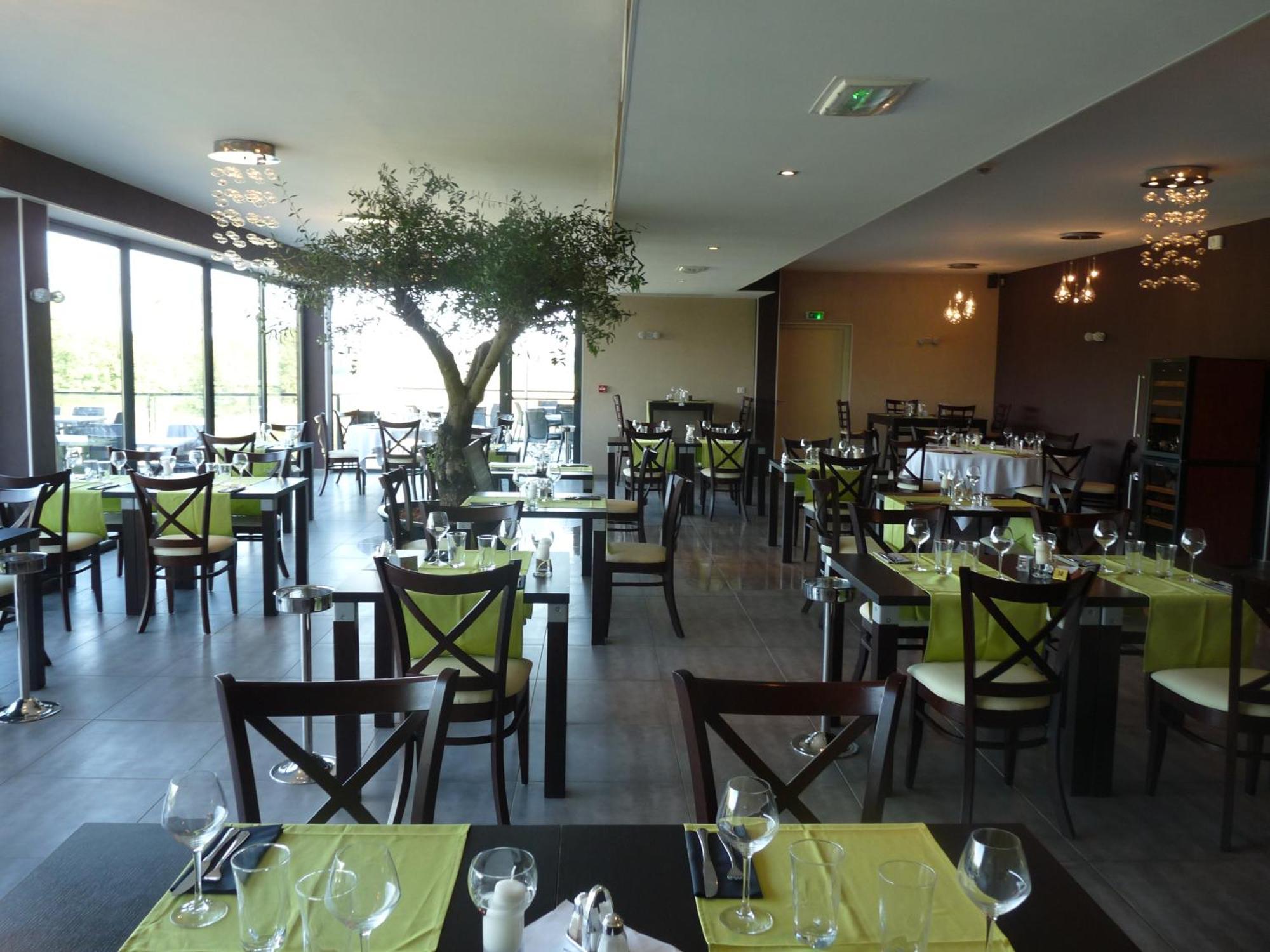 Hotel Logis Le Cadusia Chaource Zewnętrze zdjęcie