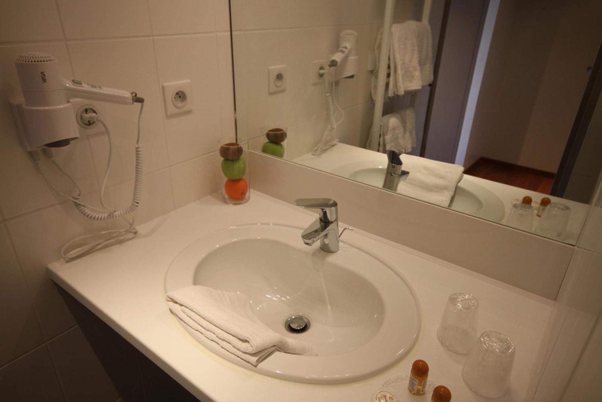 Hotel Logis Le Cadusia Chaource Zewnętrze zdjęcie