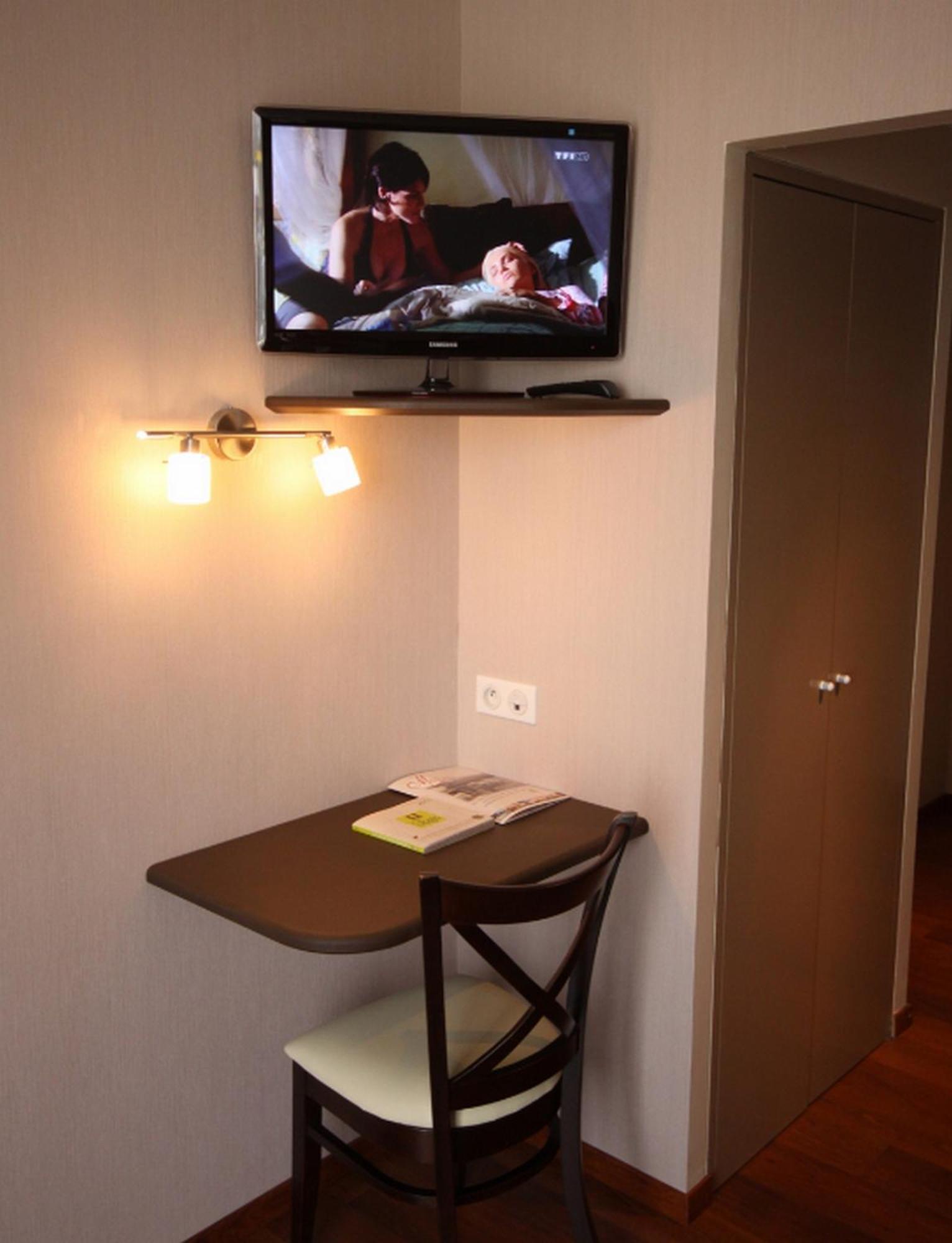 Hotel Logis Le Cadusia Chaource Zewnętrze zdjęcie