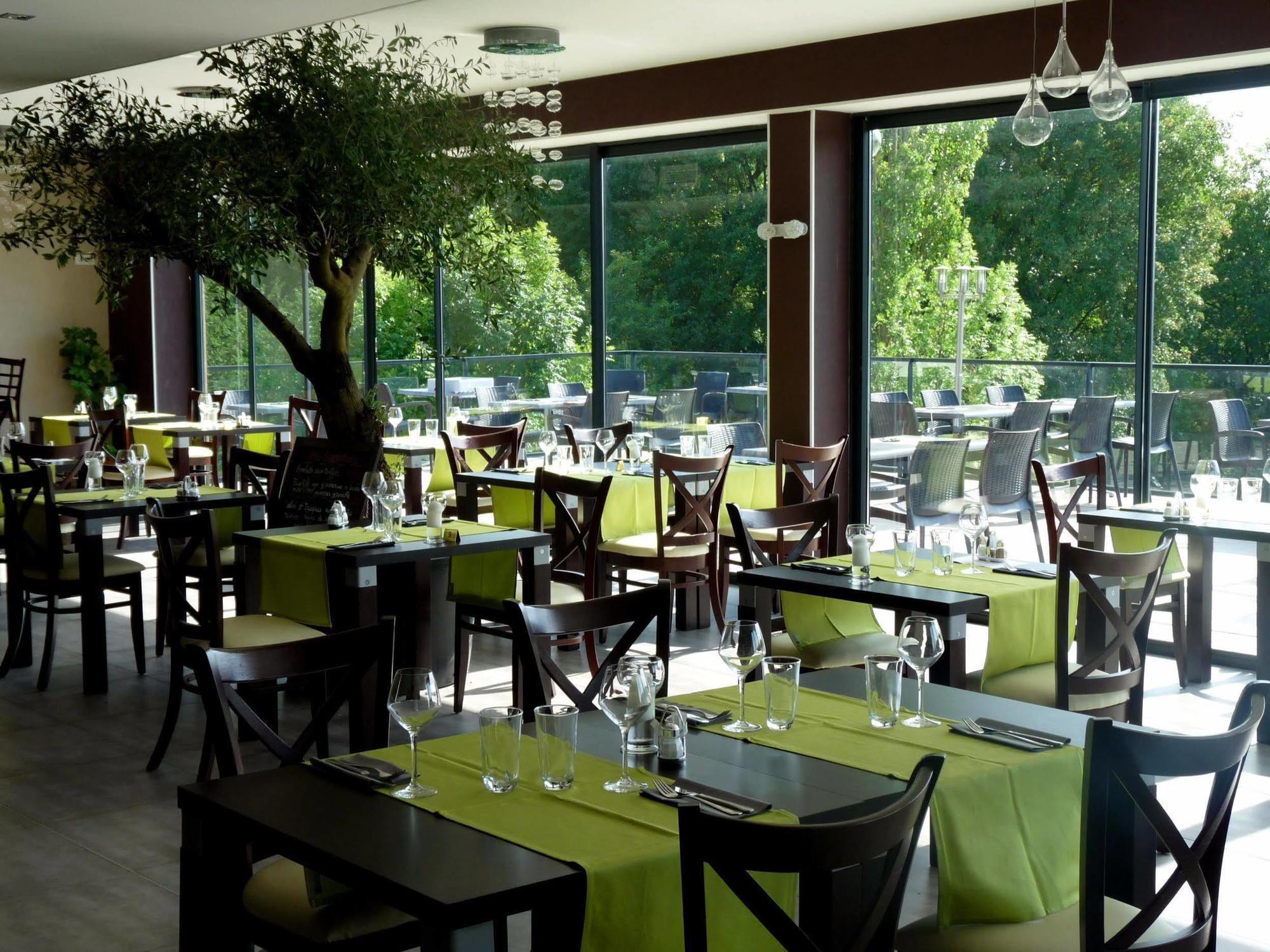 Hotel Logis Le Cadusia Chaource Zewnętrze zdjęcie