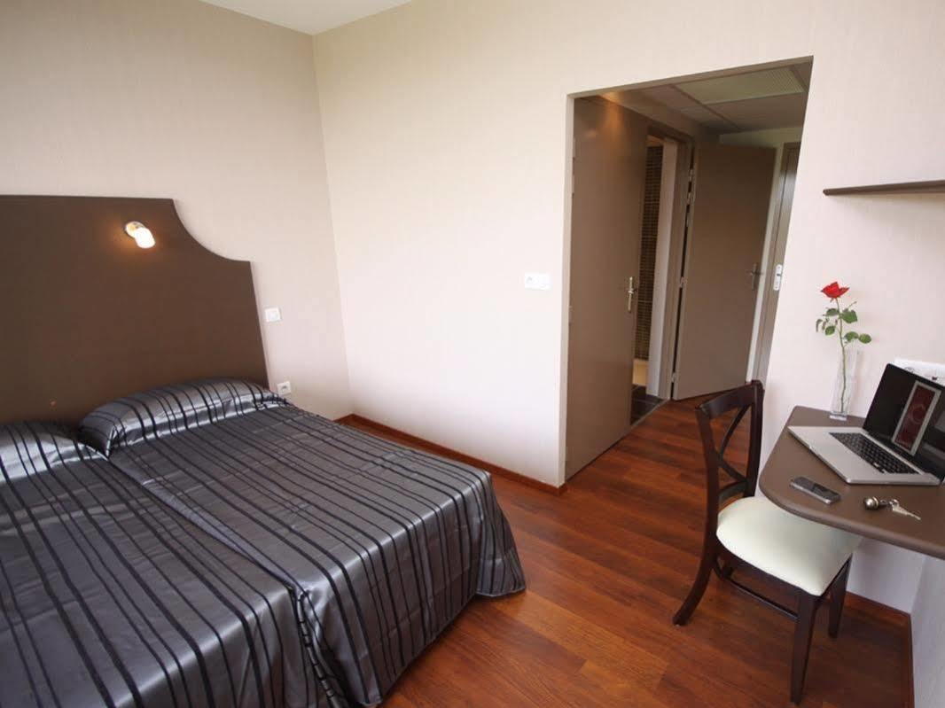 Hotel Logis Le Cadusia Chaource Zewnętrze zdjęcie