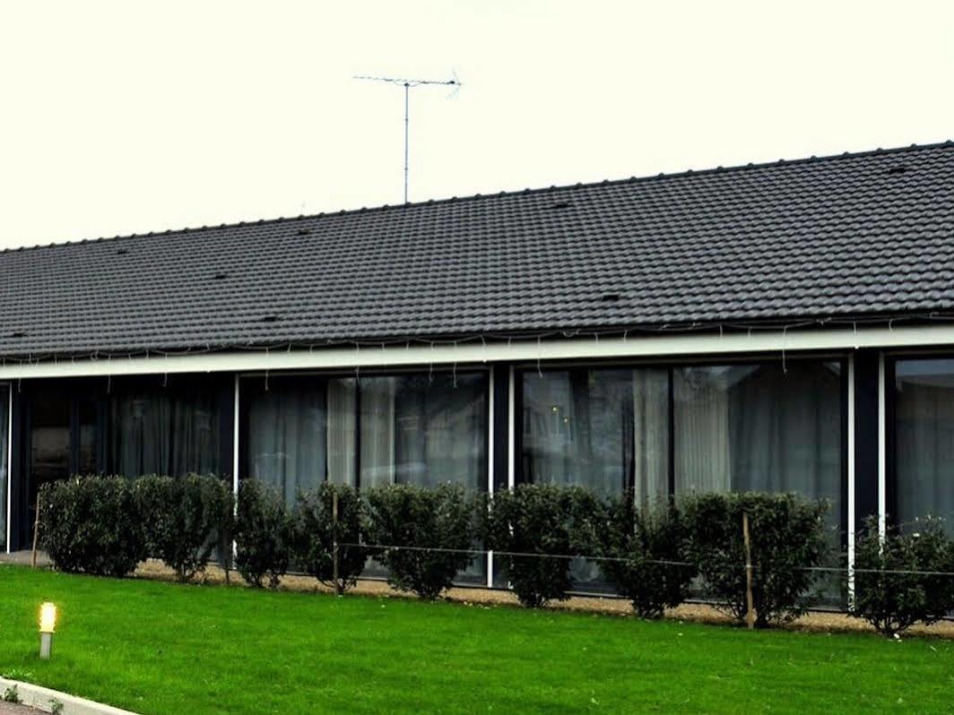 Hotel Logis Le Cadusia Chaource Zewnętrze zdjęcie